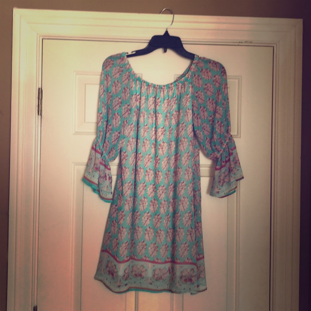 Dress with ruffle sleeves